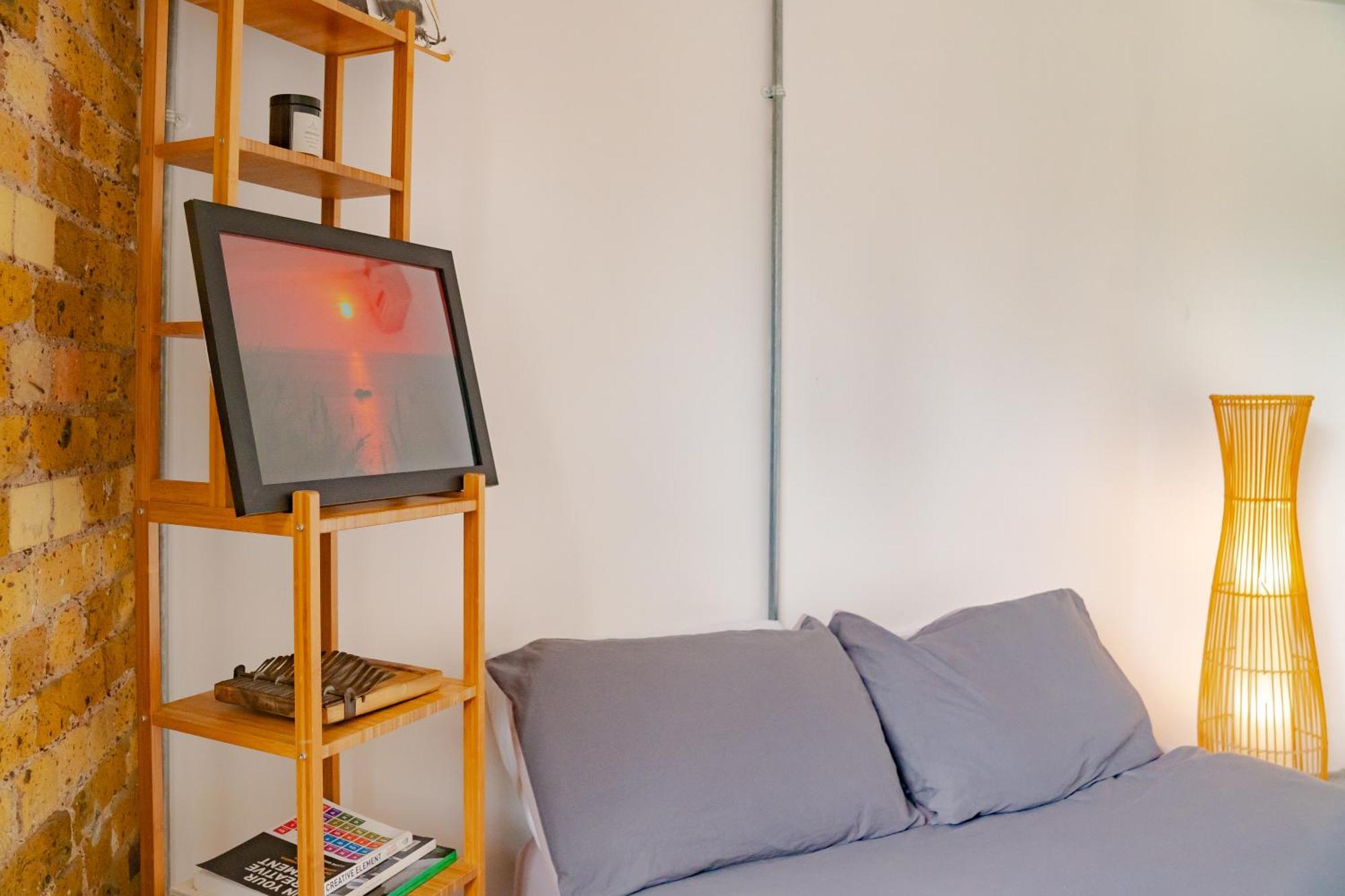 Loft Style Apartment Near O2, Abba Voyage, Excel Лондон Экстерьер фото